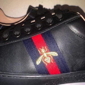 Gucci apps embroidered 10.5